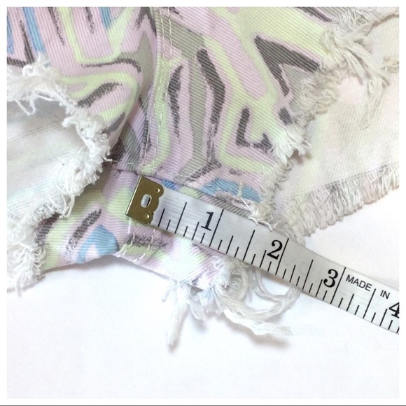 BDG High Rise Dree Cheeky Geometric Print Short 29 - Picture 8 of 10